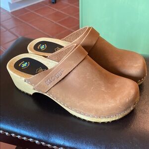 KLOGGA SWEDISH NUBUCK LEATHER CLOGS